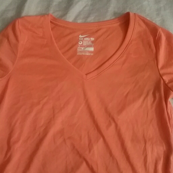 New Nike orange v neck tee - Picture 2 of 2